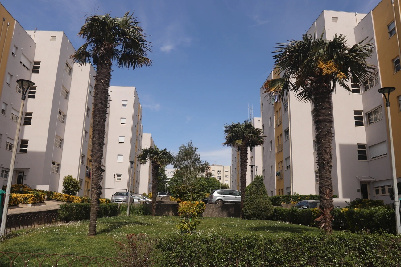 Vender apartamento na Urbanização das Condominhas